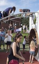 Indvielse af legepladsen (foto: Kaj Bonne, Gladsaxe Bladet)